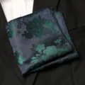 Pochette de costume pour homme, élégant mouchoir rétro à motif floral pour mariage et soirée. - Rêve Vert Foncé