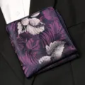 Pochette de costume pour homme, motif floral violet rétro, accessoire de mode élégant. - Elfe de la Nuit Violet