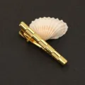 Pisa corbatas dorado para hombre, accesorio elegante para traje de negocios con diseño. - Estilo Tablero en 3D (New906领带夹)