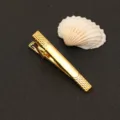 Pisacravatas dorado para hombre, elegante clip de corbata de metal de negocios con textura. - Estilo Patchwork Pulido Cuadrado (New806领带夹)