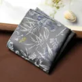 Pochette da taschino uomo vintage floreale fazzoletto da abito formale elegante accessorio - Fazzoletto da Taschino / Fiore Blu nella Nebbia