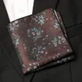 Pochette de costume pour homme vintage à motif floral accessoire de mode élégant - Fleur de Sombr Marron Foncé