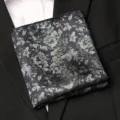 Pochette de costume florale vintage pour homme, carré de poche élégant pour mariage et affaires. - Rythme d'Encre Ombre Florale