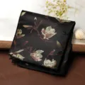 Taschino da uomo vintage con fantasia floreale elegante per abito formale e cerimonia - Fazzoletto da Taschino / Caffè Nero Magnolia
