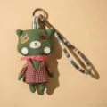 Llavero de muñeca de oso de tela verde hecho a mano con bonita camisa a cuadros y colgante. - 12cm / Oso Colorido - Verde