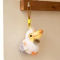 Llavero de peluche de pelícano, bonito colgante de pájaro suave en variante de color blanco y gris - Dijes / Pelícano
