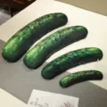 Cojín de felpa de pepino simulado 3D lindo cojín de verduras juguete divertido novedoso - 50cm / Pepinillo