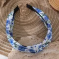 Blauw en wit bloemen chiffon geknoopt haarband detailweergave, elegant haaraccessoire. - Stijl D (SMH1568-D)