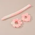 Gedetailleerde roze tie-dye hittevrije krultang set met scrunchies in zachte fluwelen textuur. - Roze en Groen