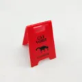 Lustiges Katzenkotze Warnschild Miniatur Neuheit Desktop Dekoration fuer Haustierliebhaber. - Katzen-Stil / Rot
