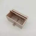 Variante porta chiave garage auto in plastica con meccanismo di apertura della porta a molla. - Bianco avorio