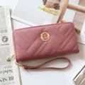 Elegante portafoglio lungo trapuntato da donna con cerniera, grande pochette con laccetto. - colore fagiolo rosso
