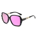 Occhiali da sole da donna con montatura grande, lenti rosa e stanghette con strass. - Montatura Nera Lenti Rosa Barbie
