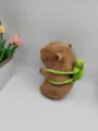 Süßes Kapiwara Plüschtier mit kleiner Schildkröten-Rucksack, weiche Stoffpuppe für Kinder. - Wasserschwein Mit Schildkröten-Rucksack / 23cm / Braun / Vakuum-Kompressionsverpackung