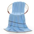 Telo da bagno a righe in cotone azzurro, morbido e molto assorbente per uso domestico quotidiano. - 70*140cm / Blu