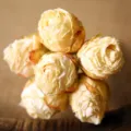 Vintage scorched edge artificial rose variant bouquet for elegant living room home decor - Champagne