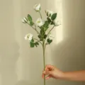 Branche de roses blanches artificielles 7 têtes fausses fleurs décoration intérieure table - Blanc