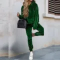 Grüner Samt Hoodie und Hose Set Detailansicht, lässiger Langarm Zweiteiler Jogginganzug. - Grün