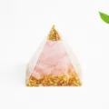 Piramide Ornamento in Resina di Cristallo Rosa 3cm Pietra Naturale Artigianato Decoro - 3cm / Quarzo rosa