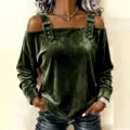 Top elegant en velours vert fonce avec epaules denudees et details de bretelles. - S / Hauts / Vert