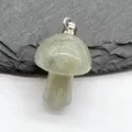 Ciondolo mini fungo in pietra di cristallo naturale 2cm accessorio gioiello DIY dettaglio - Un luccichio bianco