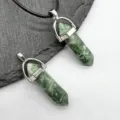 Pendente con colonna esagonale in cristallo verde naturale collana gioiello regalo - Pietra a Motivi Verdi