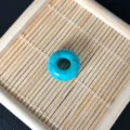 Türkisblaue Perle mit grossem Loch als Abstandshalter für DIY Schmuckherstellung. - 7x14x5mm Abakusperle / Synthetischer Türkis Perle