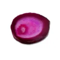 Vista dettagliata di un sottobicchiere in agata naturale magenta, ideale per caffè e decorazioni. - Fette di agata rossa