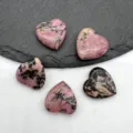 Natural rhodonite crystal heart stones 20mm polished pocket palm decorative healing crafts. - Rhodonite