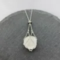 Collana con ciondolo in pietra di cristallo naturale in acciaio inossidabile con catena. - Argento Cristallo di Rocca