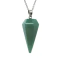Ciondolo pendolo prisma esagonale in cristallo verde dettaglio, elegante gioiello collana gemma. - Pendente di Avventurina Verde (Senza Catena)