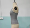 Graues geripptes Strick-Top, figurbetontes Y2K Unterhemd, ideal für Lagenlook und Alltag. - Grau