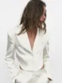 Elegantes weißes Satin Blazer und Hosen Anzugset, professionelles langärmliges Outfit. - S / Oberteile / Weiß