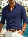 Vue détaillée de la chemise en lin à manches longues pour homme avec col et poche. - Bleu marine