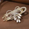 Elegante Strass Schleife Haarklammer mit Perlen Anhänger, glänzende Metall Haarspange. - EP23-2 Weiß