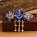 Vintage blaue Blume Strass Quaste Haarklammer Haarschmuck Detailaufnahme elegantes Design. - Quaste Blume Haarklammer / Blau