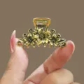 Small retro gold metal flower hair claw clip, elegant floral design for daily styling. - YZA39-7 / Antique Gold
