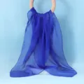 Lichte koningsblauwe zomersjaal van chiffon, effen gekleurd en ademend voor dames. - Saffierblauw