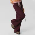 Comfortabele losse dames yogabrok met hoge taille en schattige stippenband voor fitness en sport. - S / Bottoms / Paars