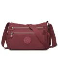 Borsa a Tracolla in Nylon Bordeaux, Borsa Casual Multi-Tasche per Donna Viaggio Quotidiano. - Rosso