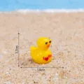 Mini figurine de canard jaune en résine mignon ornement de bureau paysage jouet décoration 1.7cm - Jaune Brillant
