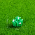 Mini ornamento in erba di resina per micro paesaggio di muschio decorazione desktop DIY. - Lucido - Gruppo di Erba con Piccoli Fiori Bianchi
