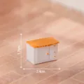 Modello di armadio in miniatura in resina, simpatico ornamento da scrivania arancione e bianco. - Mobile da Bagno