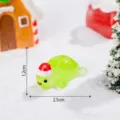 Tartaruga luminosa cappello di Natale resina miniatura statuetta decorazione 1.2x2.5cm - Verde Lucido