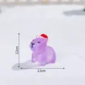 Mini statuetta capibara luminosa in resina con cappello natalizio, decorazione animale carina. - Viola