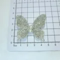 Glanzende strass vlinder patch voor DIY kleding trui overhemd accessoire detail. - Witte Basis Parel / Wit