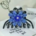 Lussuosa grande molletta per capelli con fiore di strass blu per acconciature eleganti. - Strass Floreale Blu