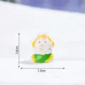 Mini statuetta in resina cartone animato ornamento micro paesaggio vestito verde 1.6x1.3cm DIY - Bambola con Auricolari e Calza di Natale
