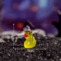 Miniaturina di anatra luminosa in resina, cappello magico, accessorio decorativo. - Giallo Luminoso