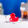 Mini canard rouge de Noël en résine avec flocon, mignon ornement de bureau DIY 1.6x1.7cm - Rouge Solide